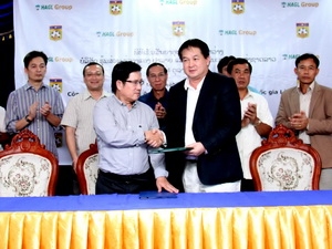 เวียดนามสนับสนุนเงินพัฒนาฟุตบอลให้ลาว